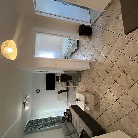 Apartment In Mali Losinj